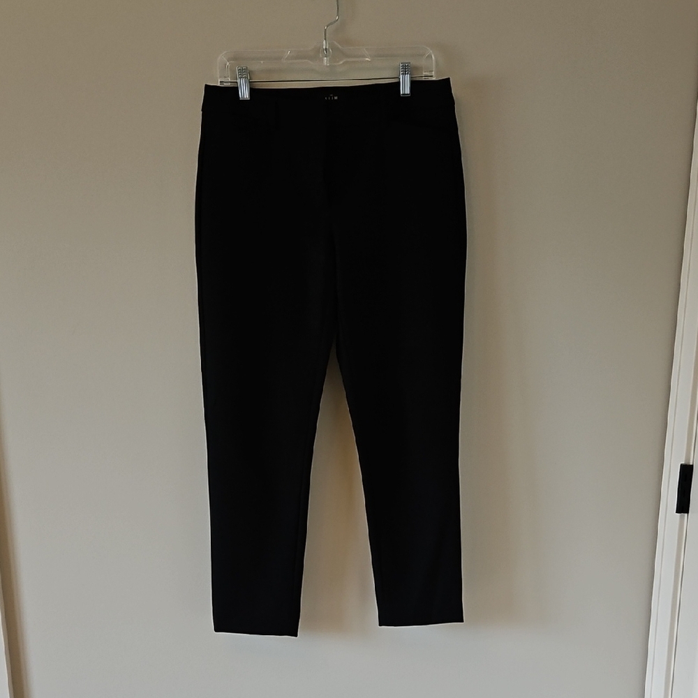 White House Black Market Black Cropped Pants